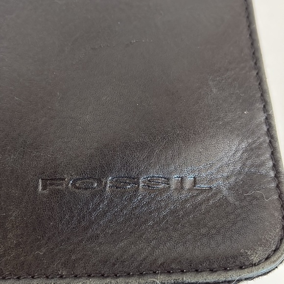 Fossil black leather messenger crossbody adjustable strap bag card pen slots - Picture 2 of 16